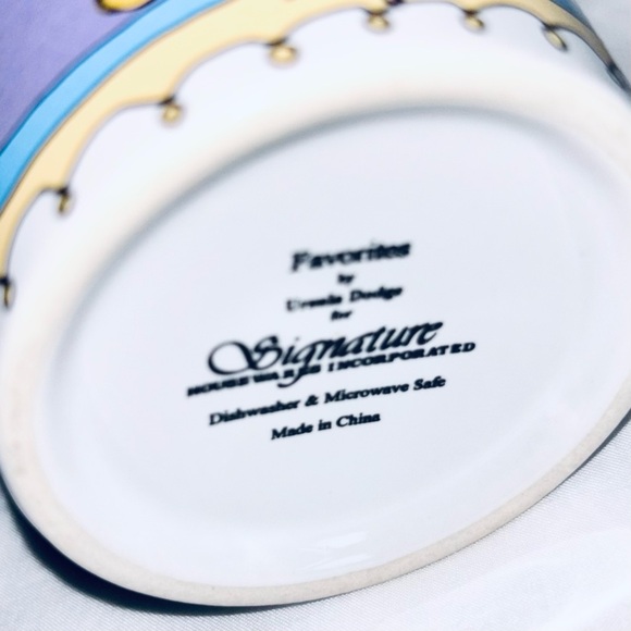 Ursula Dodge Favorite Hats Mug Red Hat - Picture 5 of 5